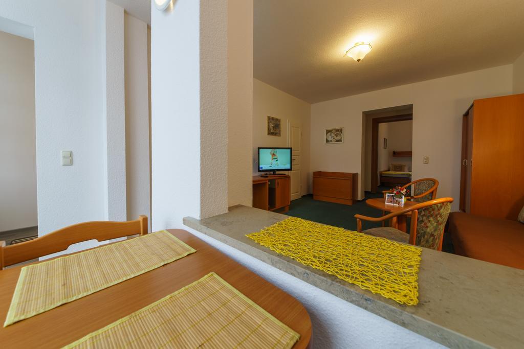 Haus Alexander Hotel Heringsdorf  Exterior photo